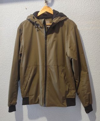 Cazadora de invierno verde oliva