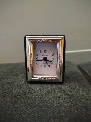 Orologio da tavolo elegante