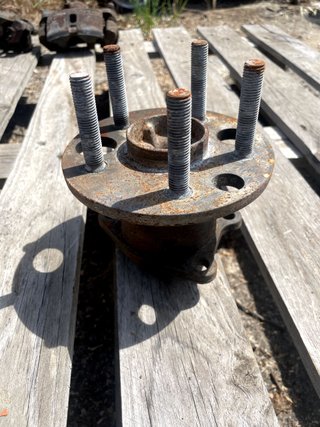 Mangueta/Buje 5 Tornillos Celica T180