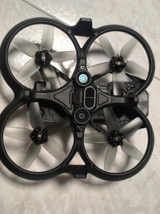 DJI Avata Drone con Accesorios