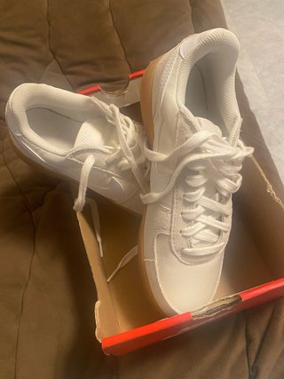 Zapatillas Nike Blancas y Marrones