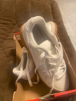 Zapatillas Nike Blancas y Marrones