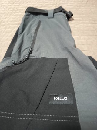 Pantalón Forclaz MT500 convertible gris