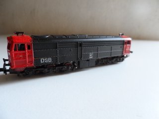 LOCOMOTORA DSB MINITRIX ESCALA N