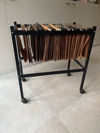 Archivador Metálico con Ruedas