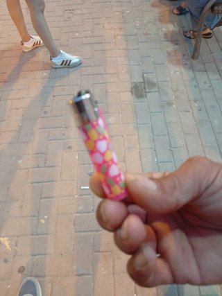 Mechero rosa piña