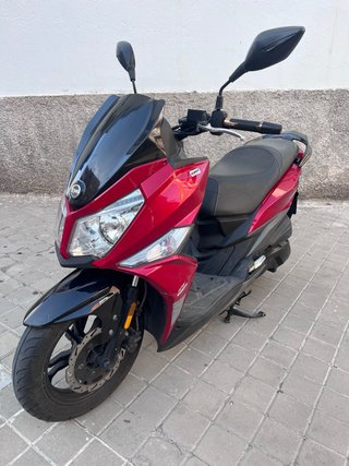 Scooter Sym Jet Roja y Negra