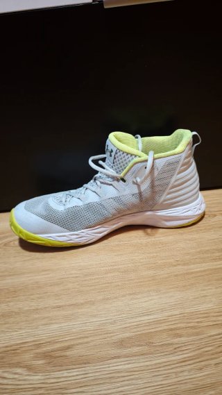 Zapatillas Baloncesto Under Armour Blancas