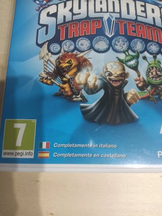 Juego Wii Skylanders Trap Team + 4 Figuras NUEVAS