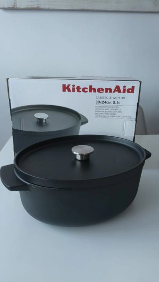Casseruola in ghisa nera KitchenAid