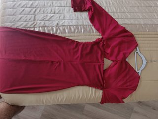 Vestido largo rojo satinado manga larga