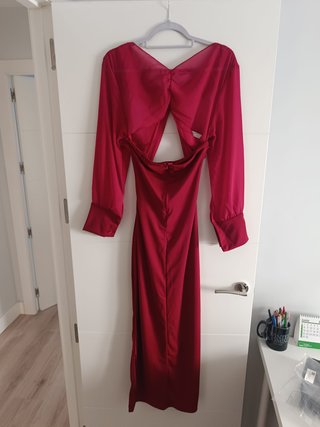 Vestido largo rojo satinado manga larga