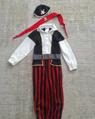 ANA MARIA Lote 3 pares pendientes+ disfraz pirata