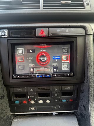 Alpine iLX-705D