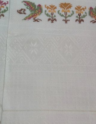 Asciugamani in lino ricamati