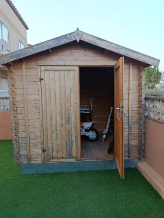 Caseta de madera para jardín