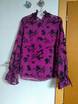 Blusa Amisu Morada Talla M
