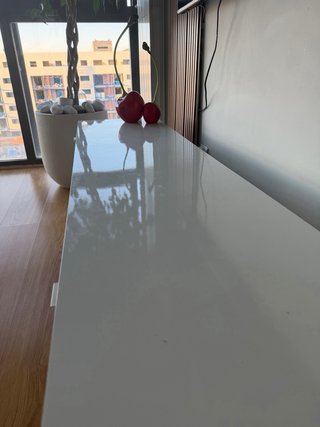 Mueble TV blanco y negro
