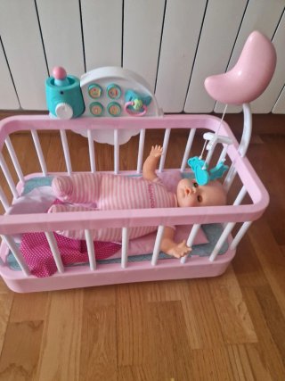 Cuna y muneca Nenuco