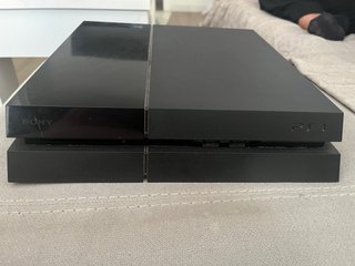 PS4 Slim + 3 Mandos + 6 Juegos