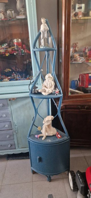 Estantería de esquina de ratán azul