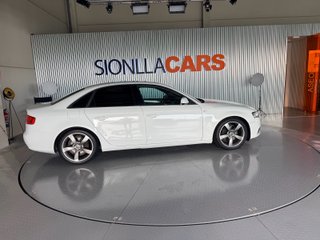 Audi A4 2.0 TDI 143cv S line edition