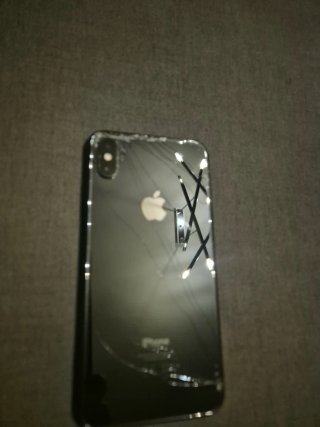 iPhone XS con accesorios