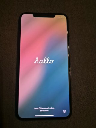 iPhone XS con accesorios