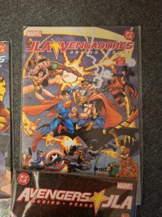 JLA VENGADORES de Busiek y Perez