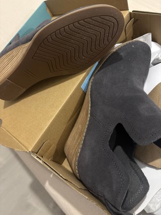 Botines Toms Marrones Cuña Cut Out