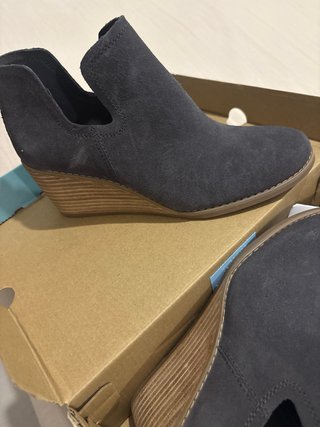 Botines Toms Marrones Cuña Cut Out