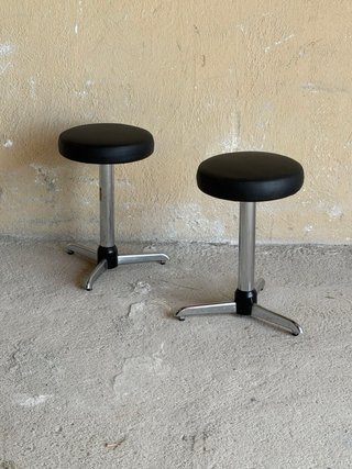 Taburetes vintage cuero y metal