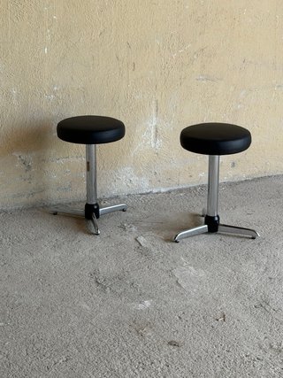 Taburetes vintage cuero y metal