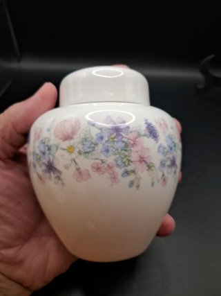 Tibor Wedgwood porcelana inglesa floral