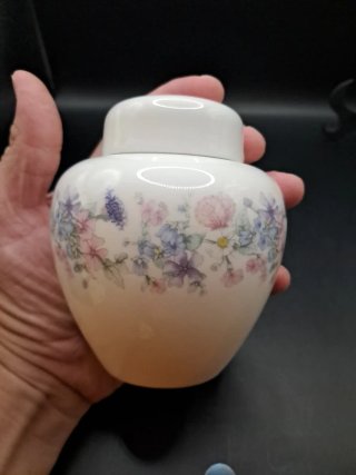 Tibor Wedgwood porcelana inglesa floral