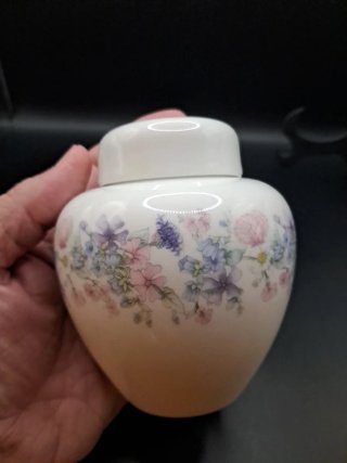 Tibor Wedgwood porcelana inglesa floral