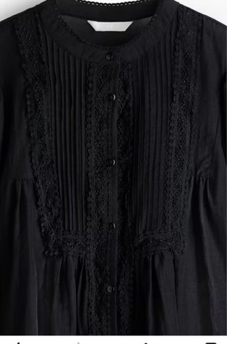 Blusa H&M negra con encaje