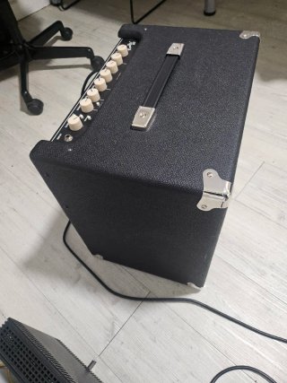Amplificador Bajo Fender Rumble 40 V3