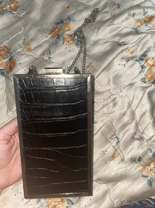 Bolso Clutch Negro Cocodrilo Cadena Dorada