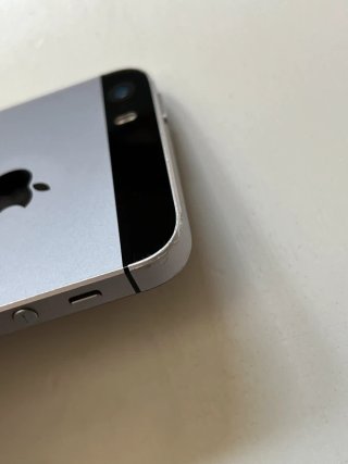 iPhone SE (2016) Cinza Espacial 32GB