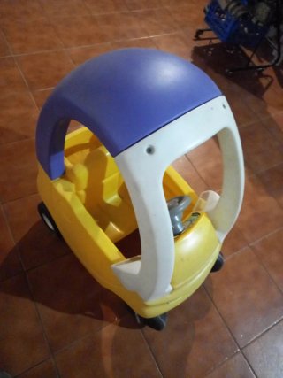 Coche correpasillos con música