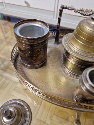 Escribano antiguo de sobremesa