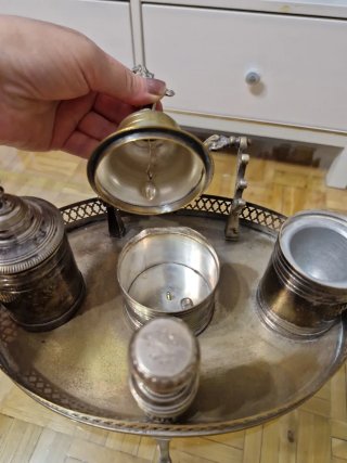 Escribano antiguo de sobremesa