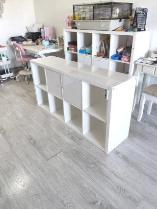 Estantería Kallax Ikea Blanca con Puertas y Cesta