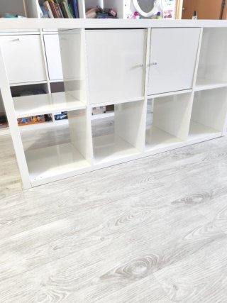 Estantería Kallax Ikea Blanca con Puertas y Cesta