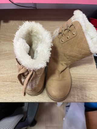 Botas Guess pelo beige