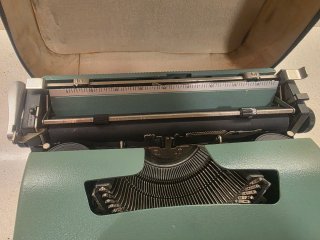 Olivetti Lettera 32 Máquina de Escribir con Estuch