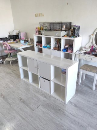 Estantería Kallax 4x2 Blanca con Puertas y Cesta