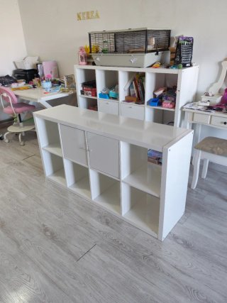 Estantería Kallax 4x2 Blanca con Puertas y Cesta