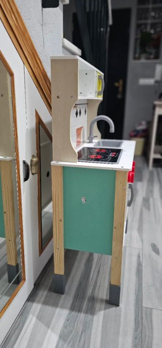 Cocina infantil de madera